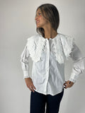 Camisa blanca cuello bobo